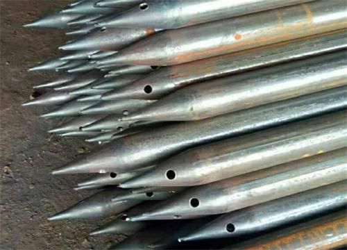 达尔罕茂明安联合隧道钢花管现货